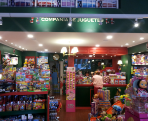 compañia de juguetes locales