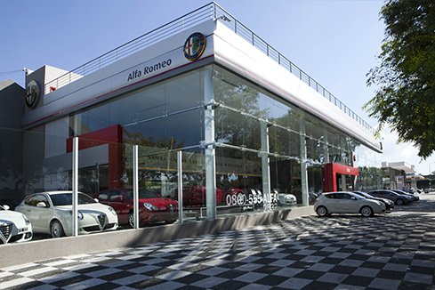 arquitectura-comercial-para-marcas-de-alta-gama-alfa-romeo-arquitecta-ana-lujan-1