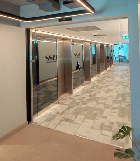 instalacion y mantenimiento de puertas