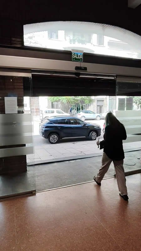 instalacion y mantenimiento de puertas